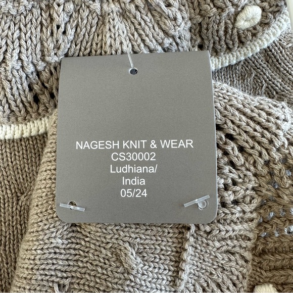 Tahari Baby Knit Dresss, Hat, Bloomer set - Picture 4 of 5